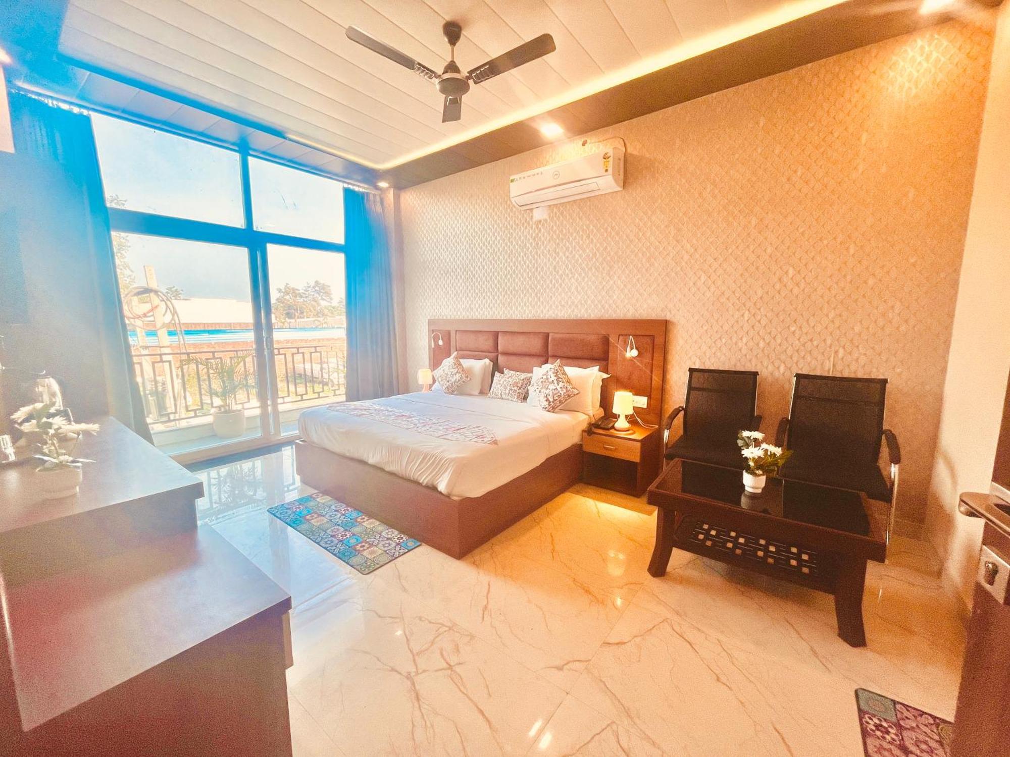 Heaven Resort Ayodhya Zewnętrze zdjęcie