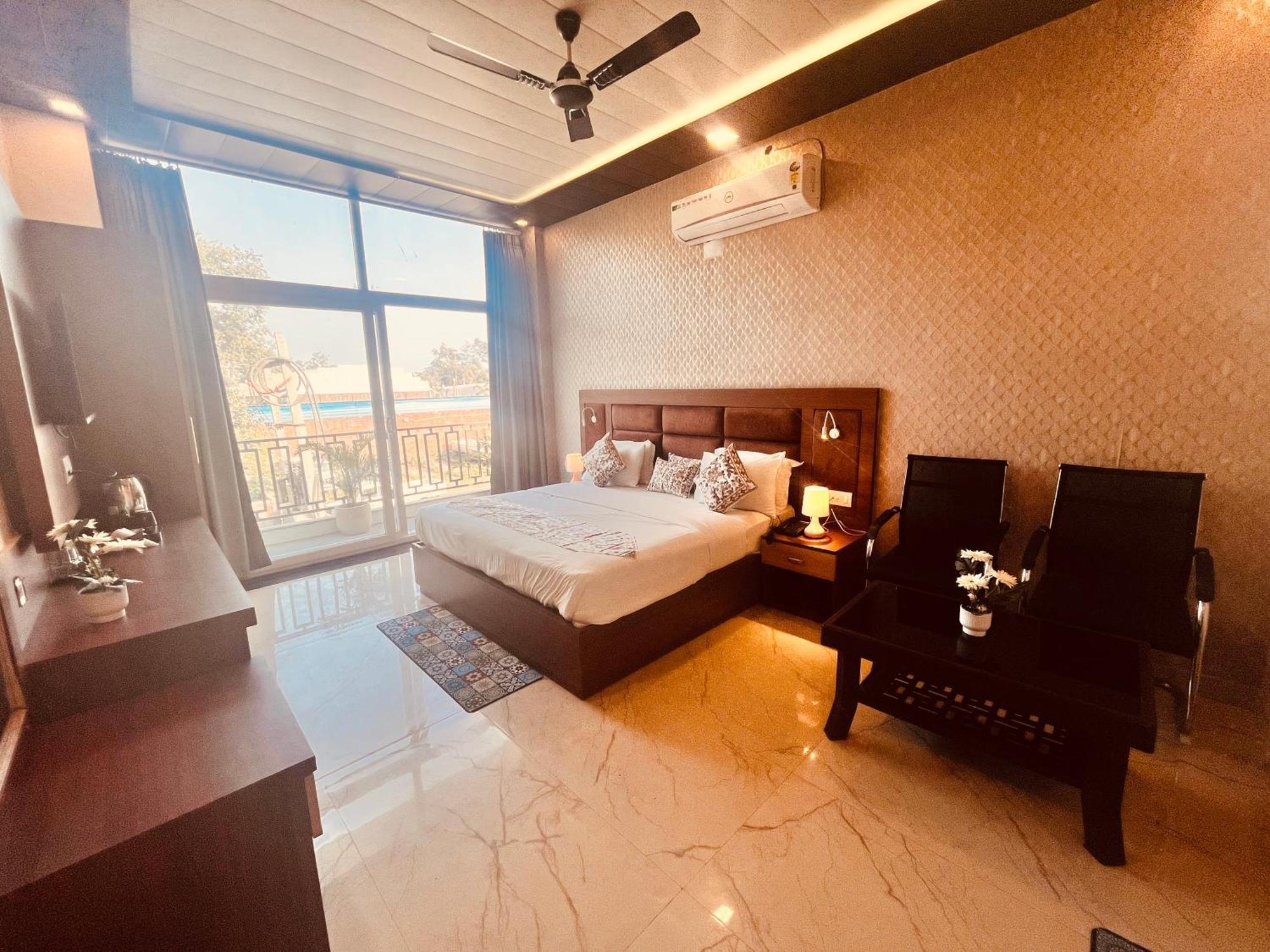 Heaven Resort Ayodhya Zewnętrze zdjęcie