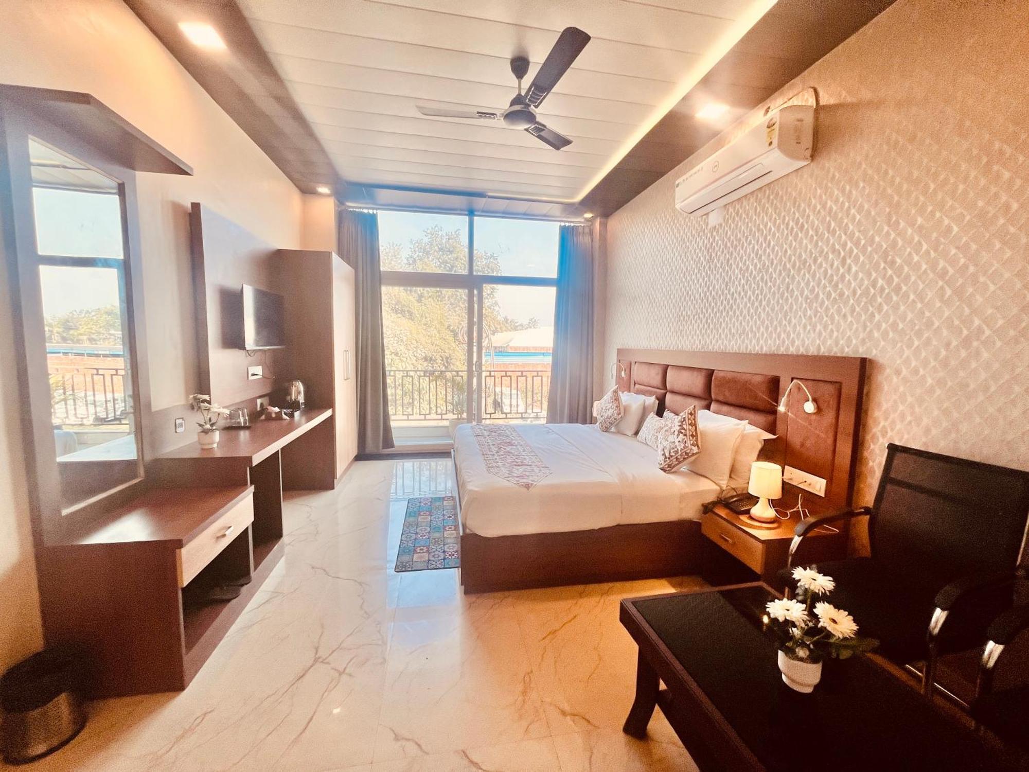 Heaven Resort Ayodhya Zewnętrze zdjęcie