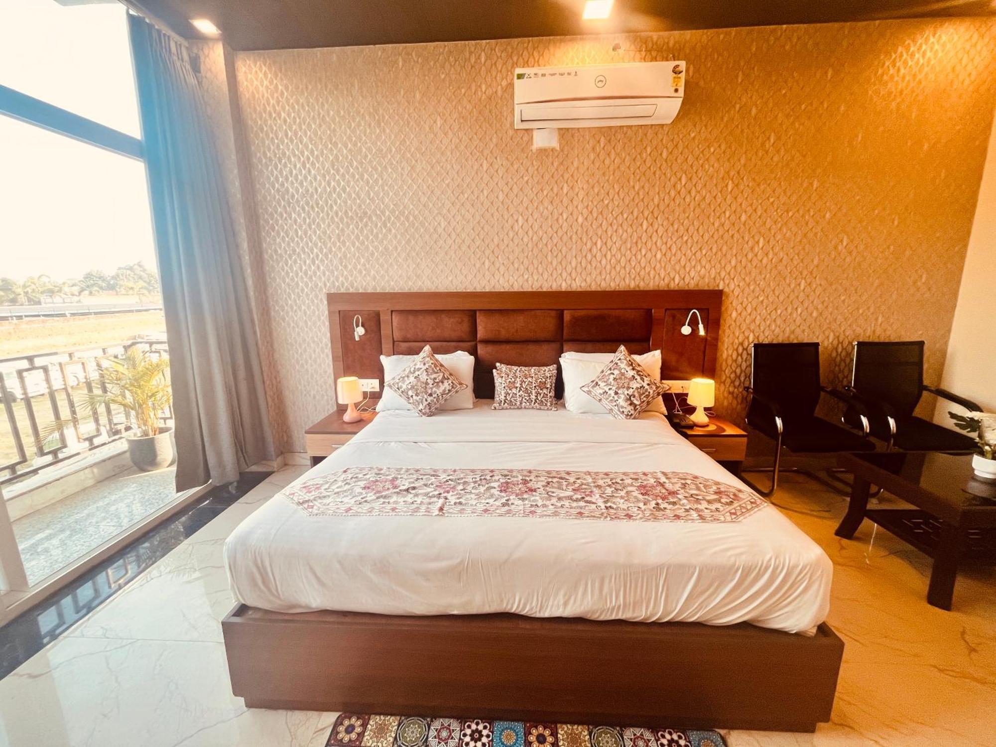 Heaven Resort Ayodhya Zewnętrze zdjęcie