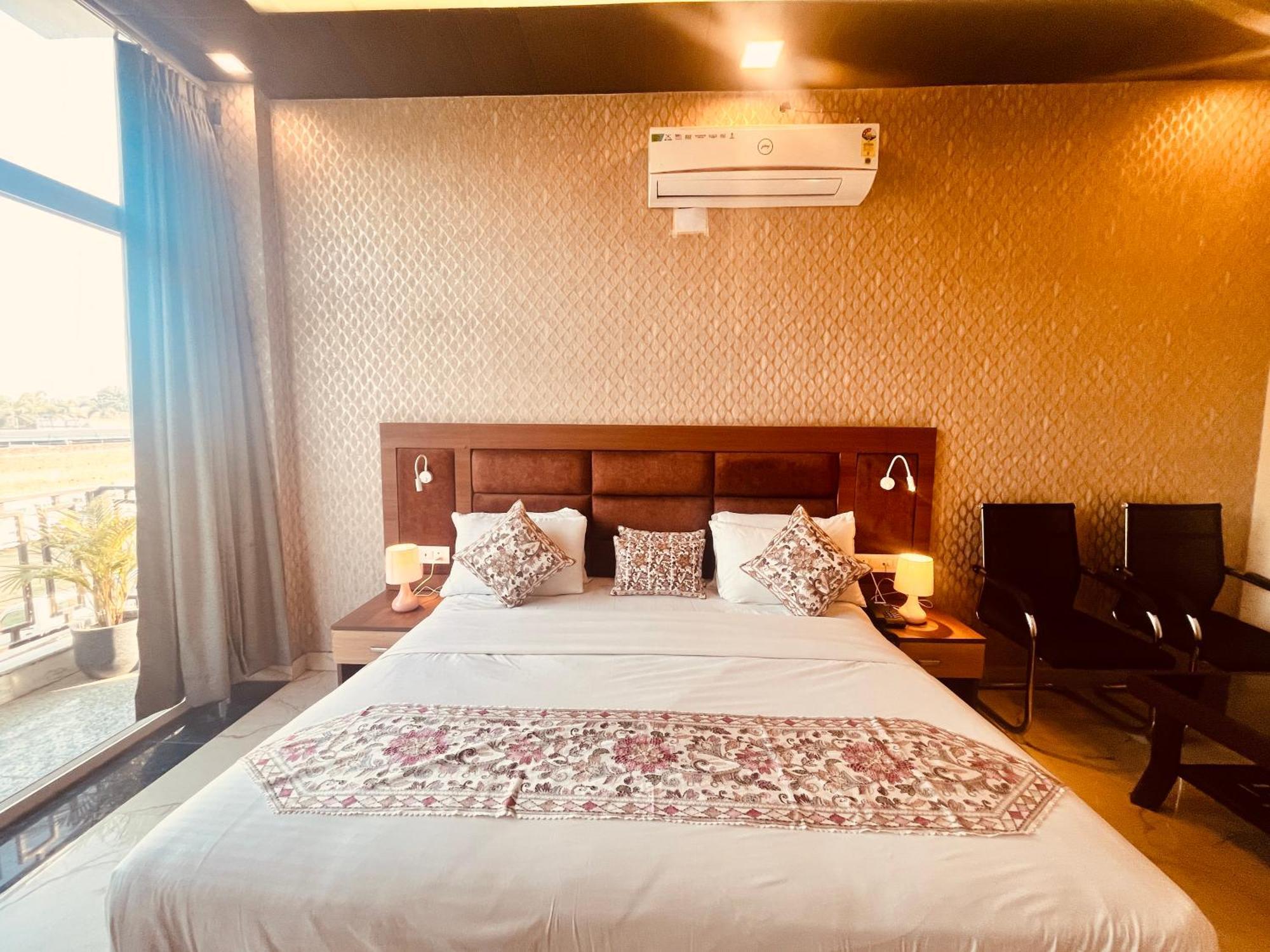 Heaven Resort Ayodhya Zewnętrze zdjęcie