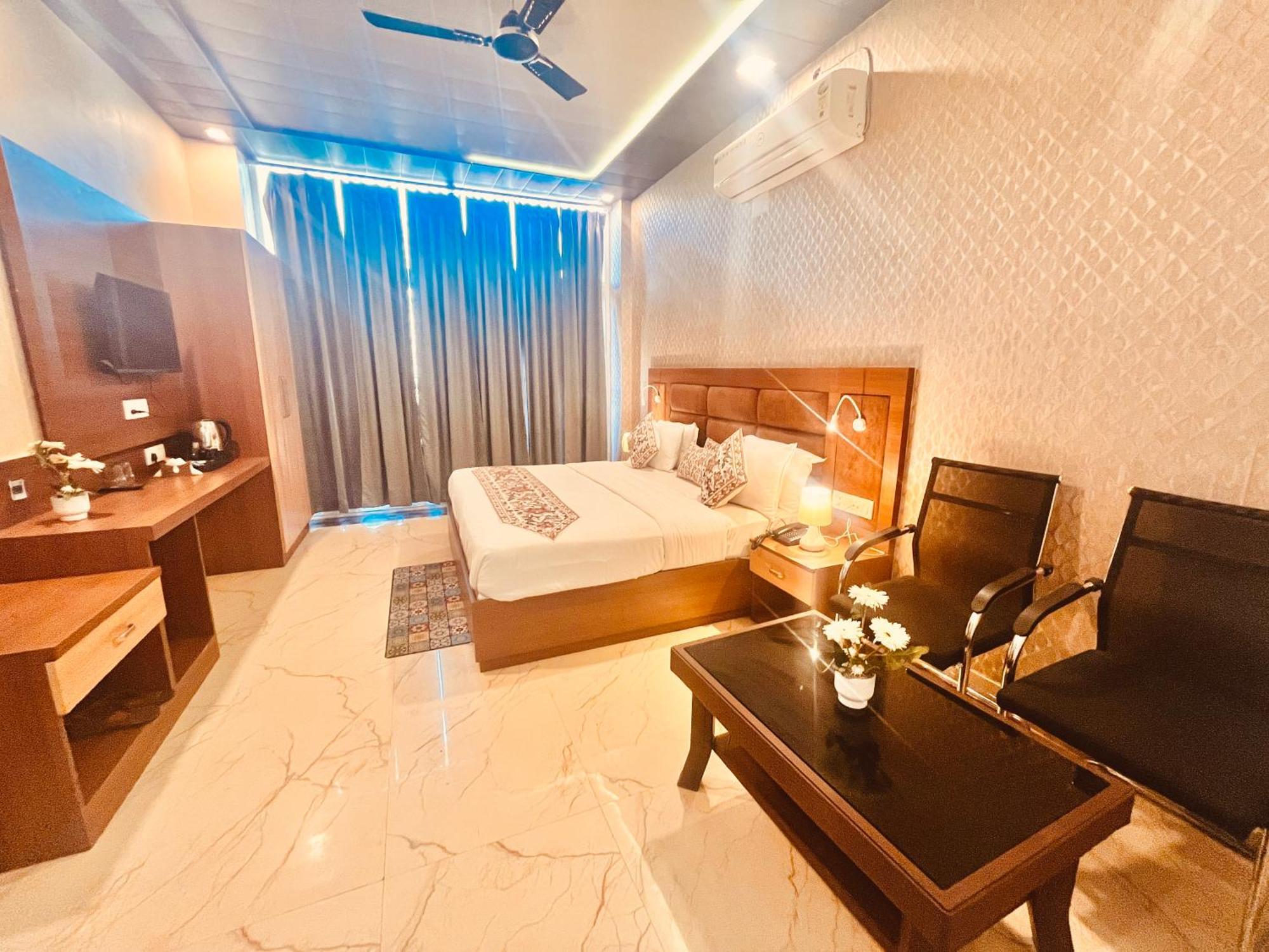 Heaven Resort Ayodhya Zewnętrze zdjęcie