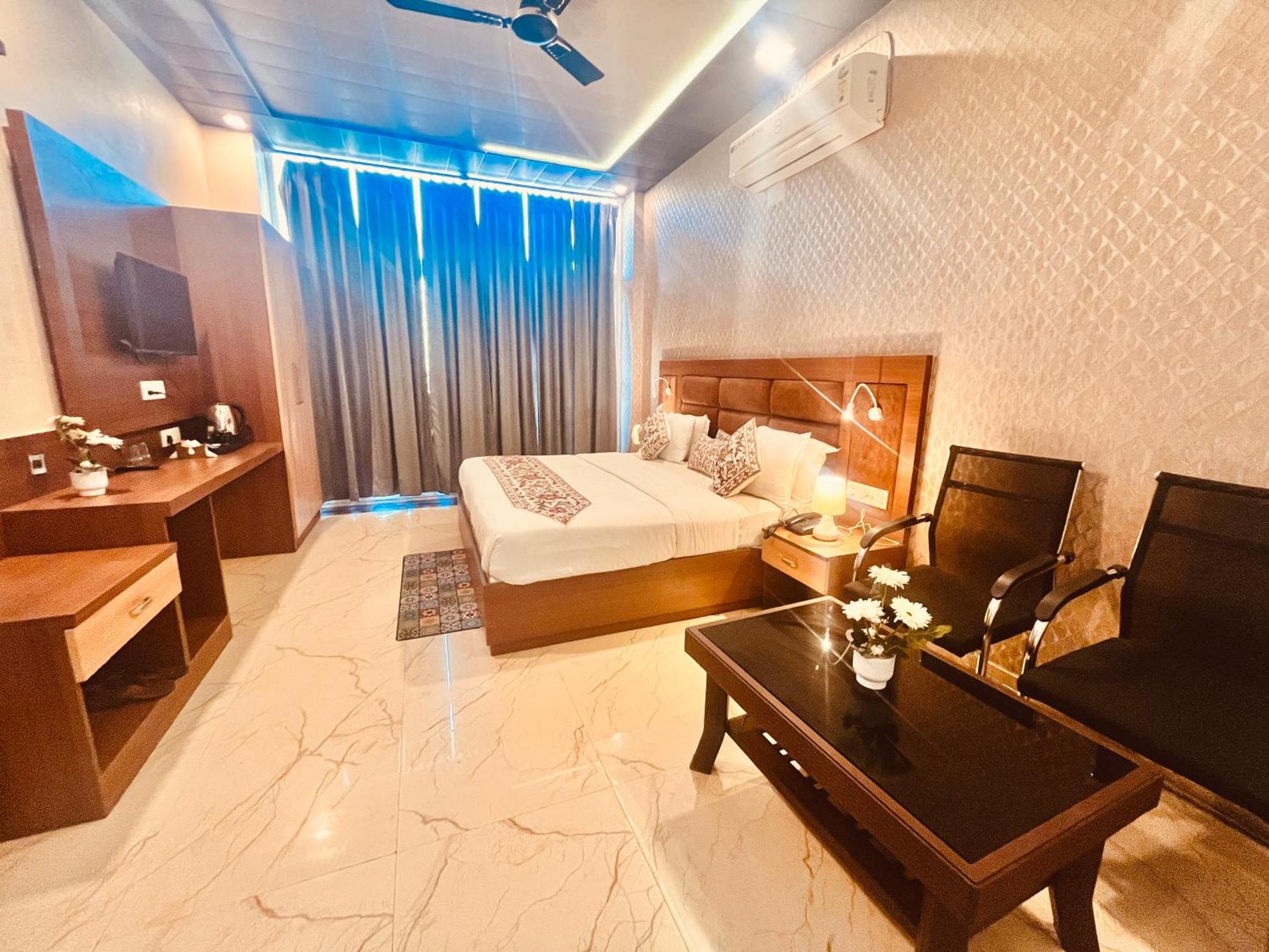 Heaven Resort Ayodhya Zewnętrze zdjęcie