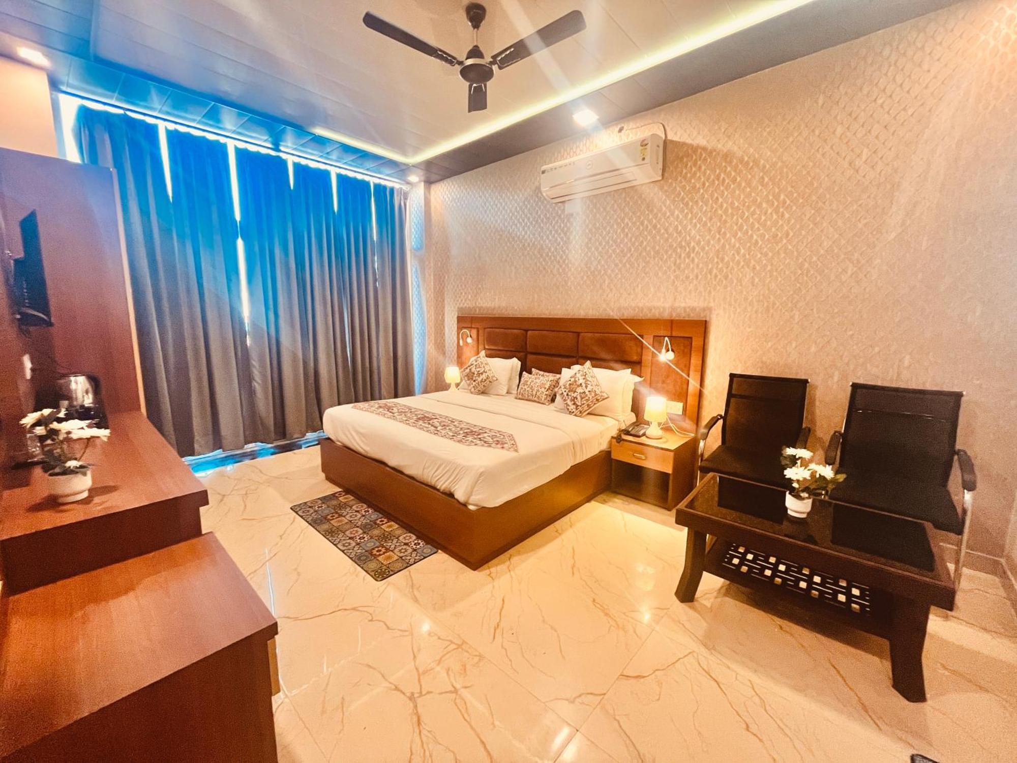 Heaven Resort Ayodhya Zewnętrze zdjęcie
