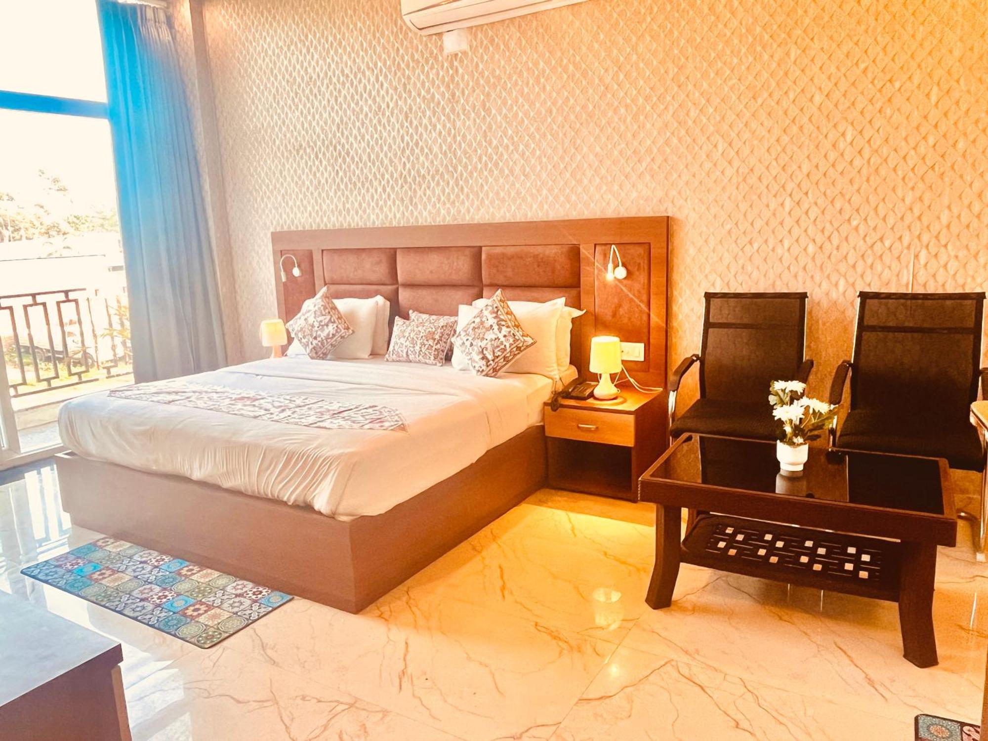 Heaven Resort Ayodhya Zewnętrze zdjęcie