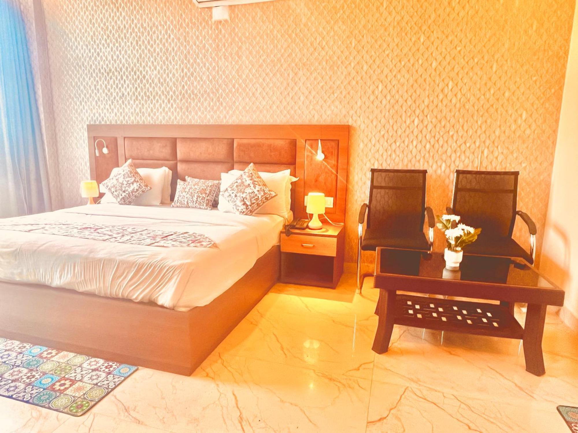 Heaven Resort Ayodhya Zewnętrze zdjęcie